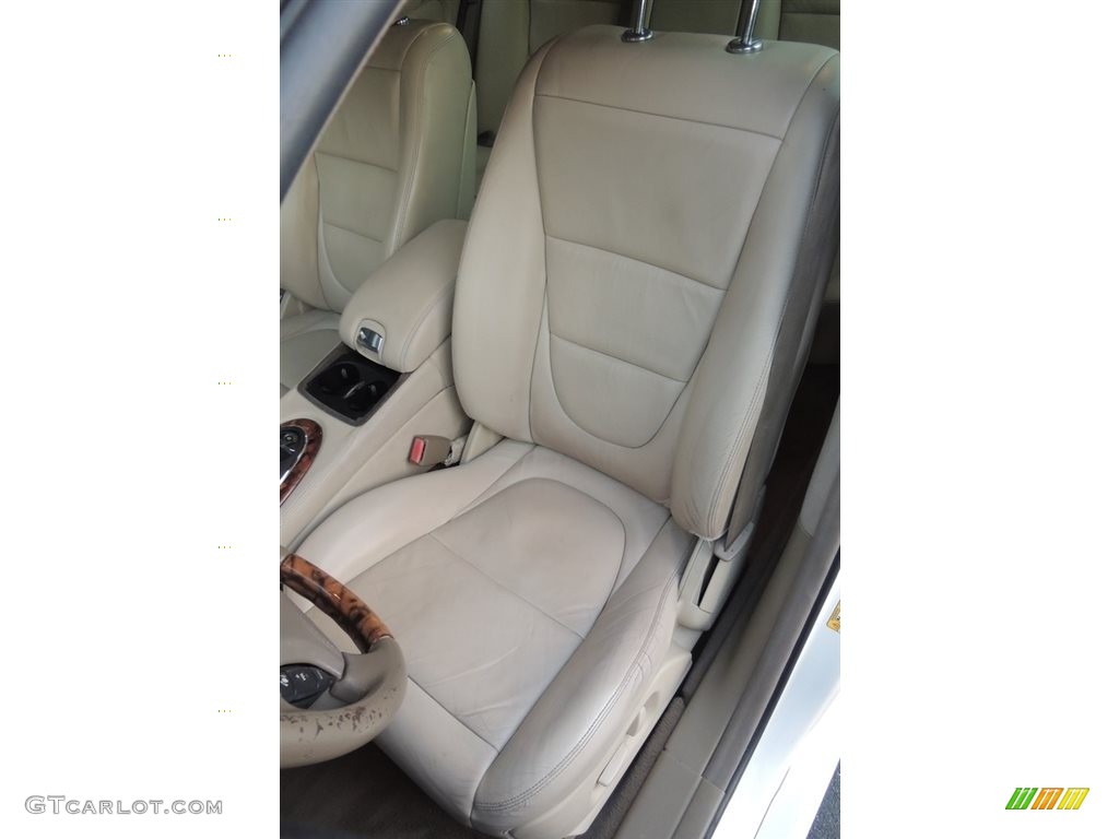 2004 XJ XJ8 - White Onyx / Sand photo #20