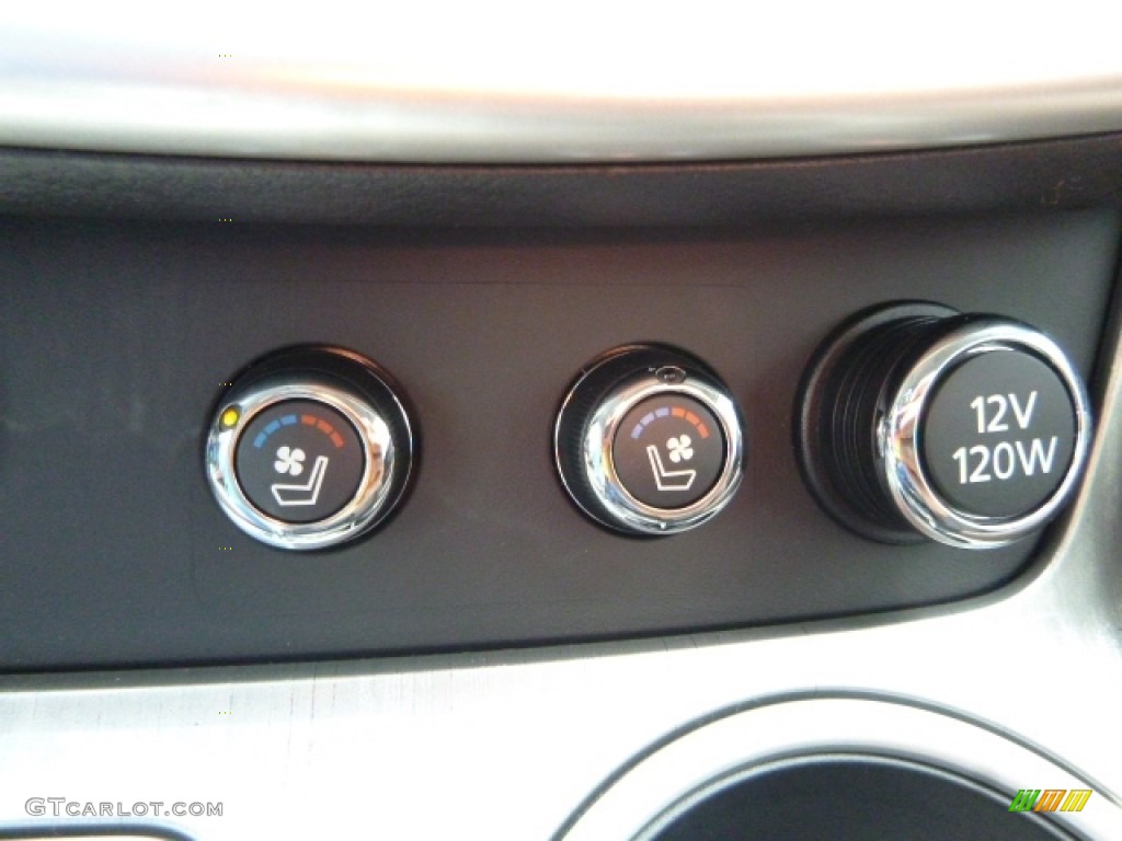 2016 Nissan Murano Platinum AWD Controls Photos