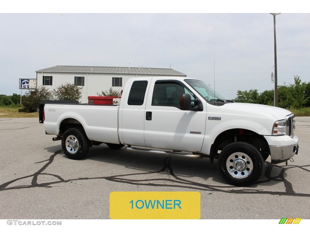 2007 F250 Super Duty XLT SuperCab 4x4 - Oxford White Clearcoat / Tan photo #2