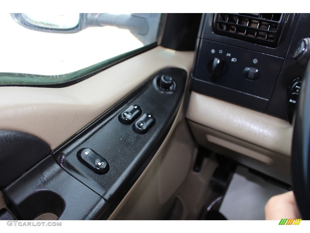 2007 F250 Super Duty XLT SuperCab 4x4 - Oxford White Clearcoat / Tan photo #46