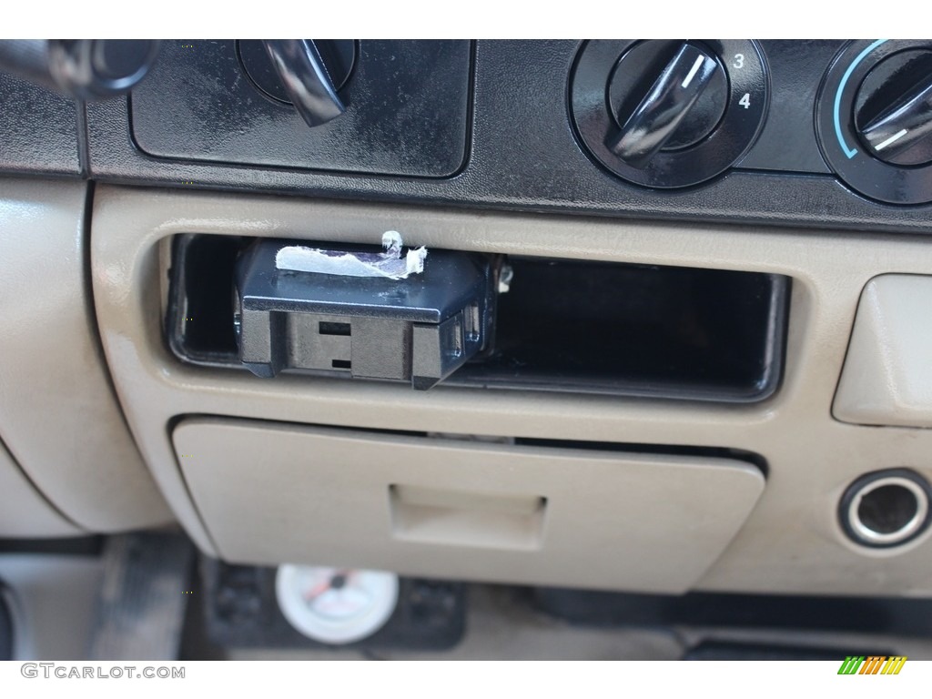 2007 F250 Super Duty XLT SuperCab 4x4 - Oxford White Clearcoat / Tan photo #48