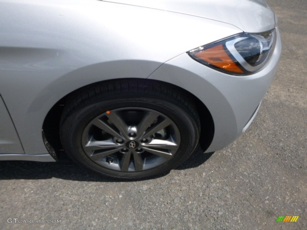 2017 Elantra SE - Silver / Gray photo #2