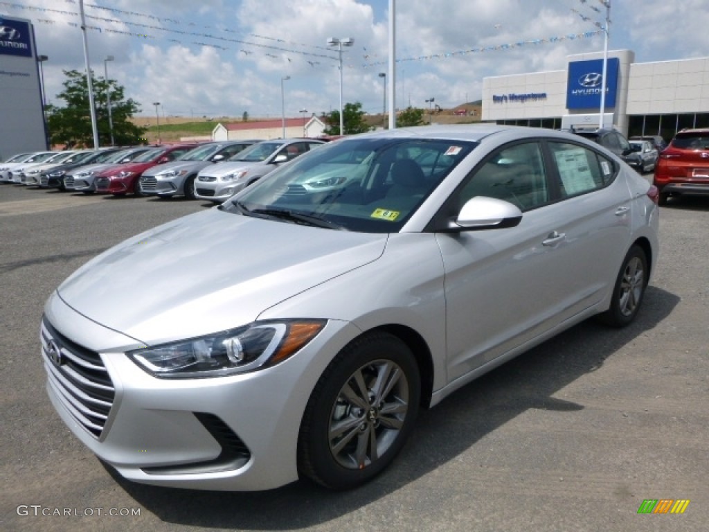 2017 Elantra SE - Silver / Gray photo #11
