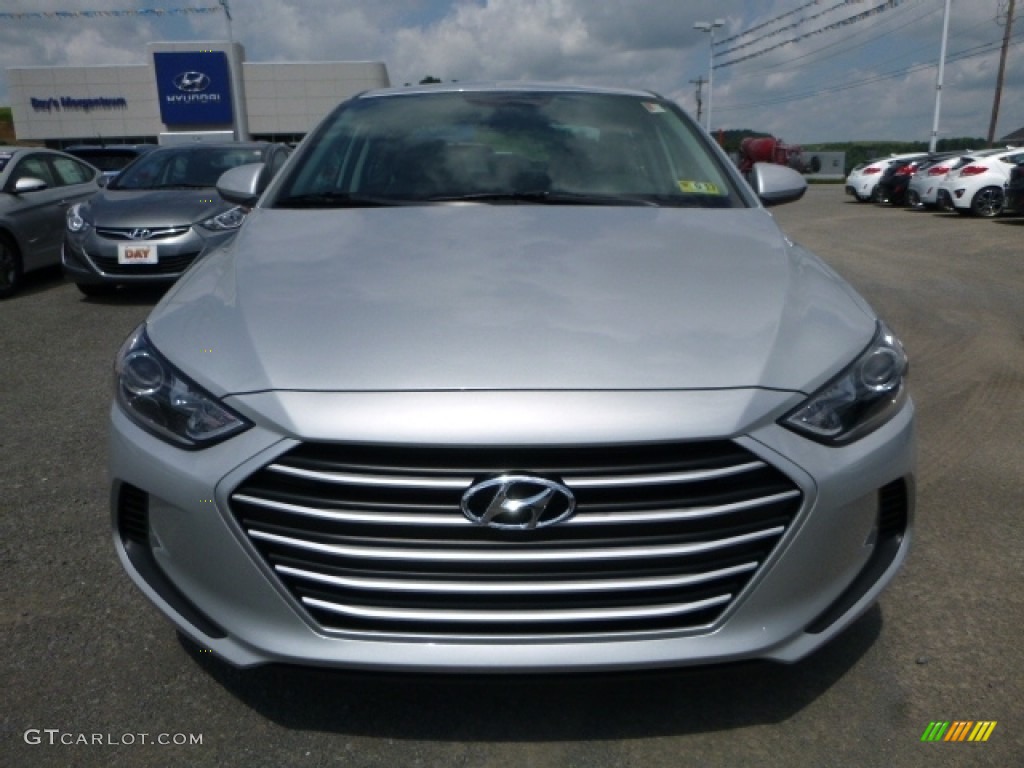 2017 Elantra SE - Silver / Gray photo #12