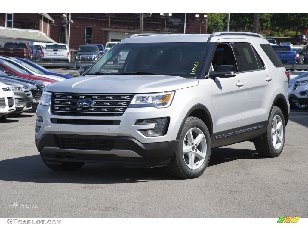 Ingot Silver 2017 Ford Explorer XLT 4WD Exterior Photo #114084321