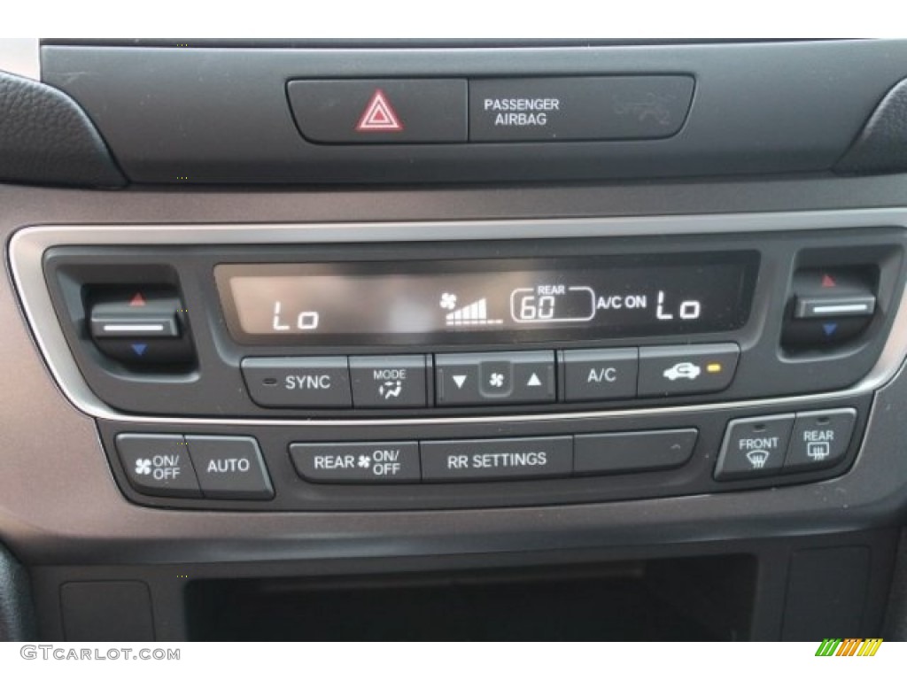2017 Honda Ridgeline Sport Controls Photo #114093017