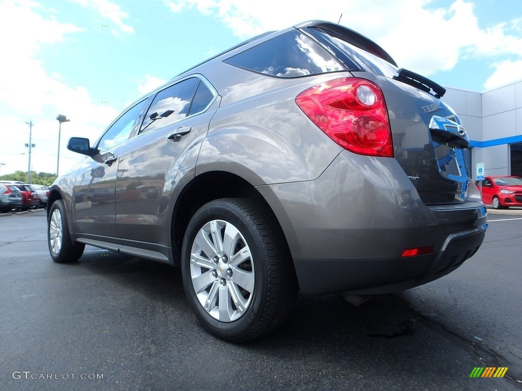 2010 Equinox LT AWD - Mocha Steel Metallic / Jet Black/Brownstone photo #5