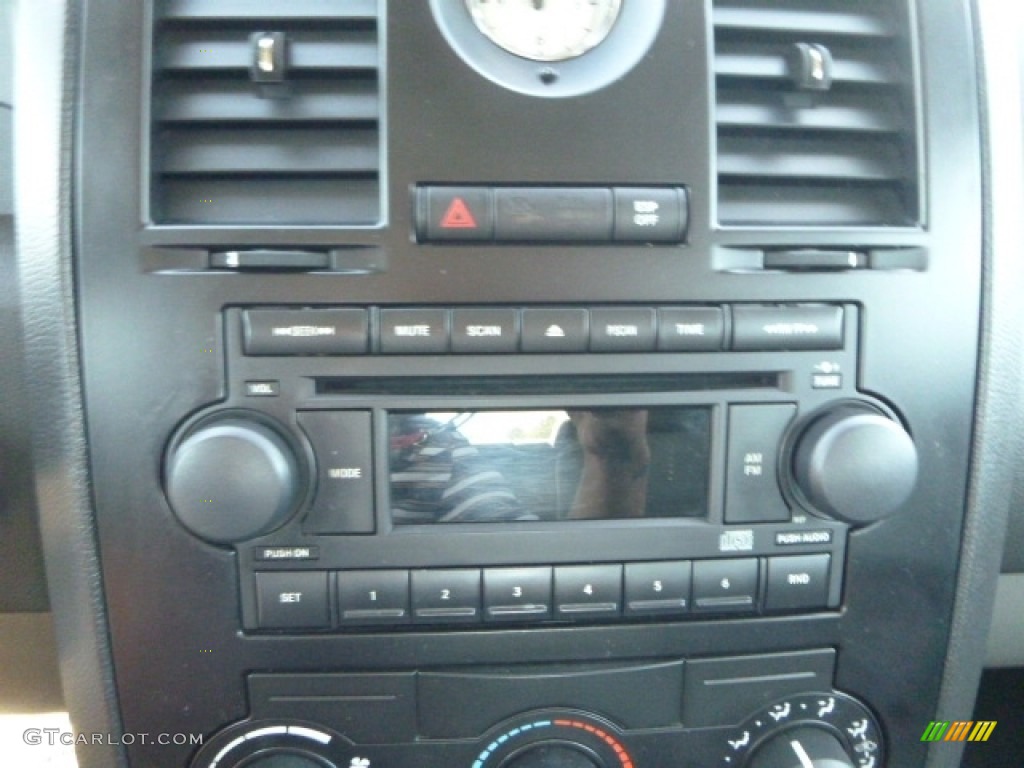 2005 300  - Bright Silver Metallic / Dark Slate Gray/Light Graystone photo #22