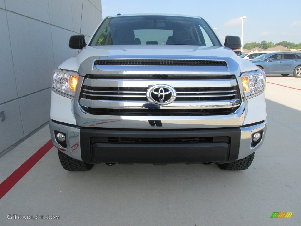 2016 Tundra SR5 CrewMax 4x4 - Super White / Graphite photo #8