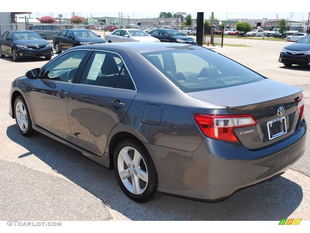 2014 Camry SE - Magnetic Gray Metallic / Black/Ash photo #3