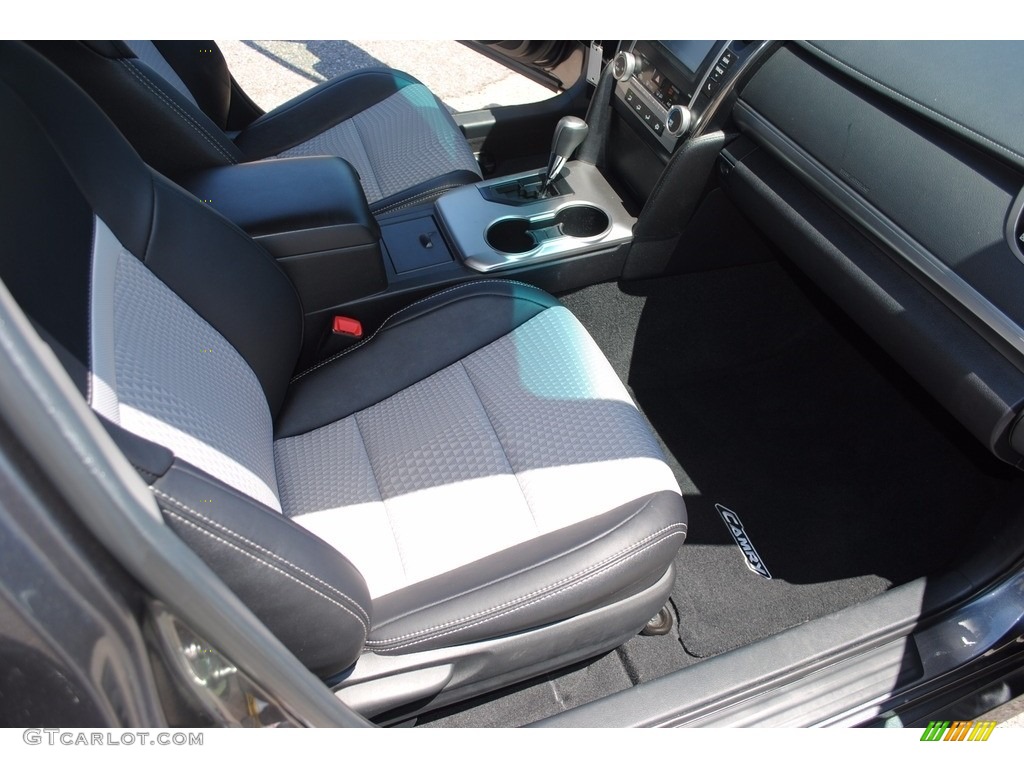 2014 Camry SE - Magnetic Gray Metallic / Black/Ash photo #23