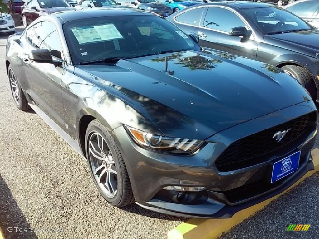 Magnetic Ford Mustang