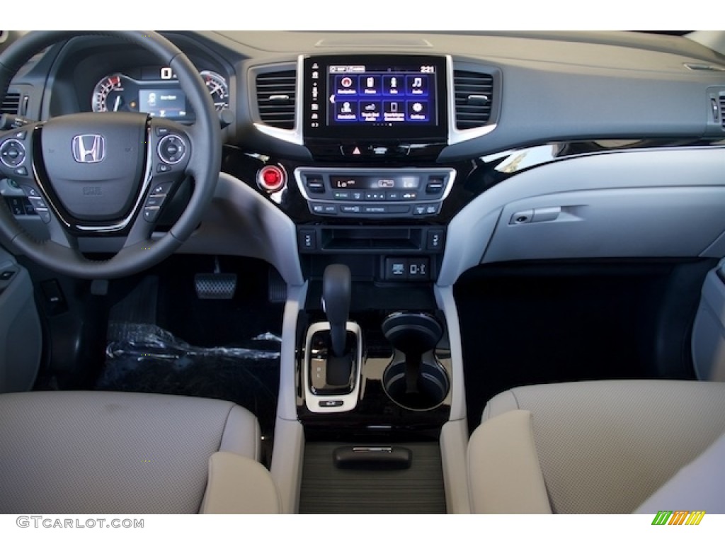 2017 Honda Ridgeline RTL-E AWD Gray Dashboard Photo #114127036