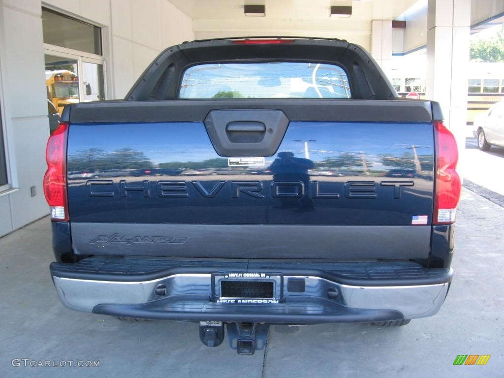 2005 Avalanche LS 4x4 - Dark Blue Metallic / Gray/Dark Charcoal photo #16