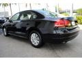 Black - Passat S Sedan Photo No. 7
