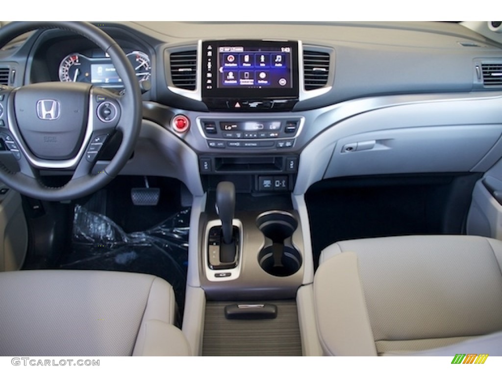 2017 Honda Ridgeline RTL-T AWD Gray Dashboard Photo #114160008