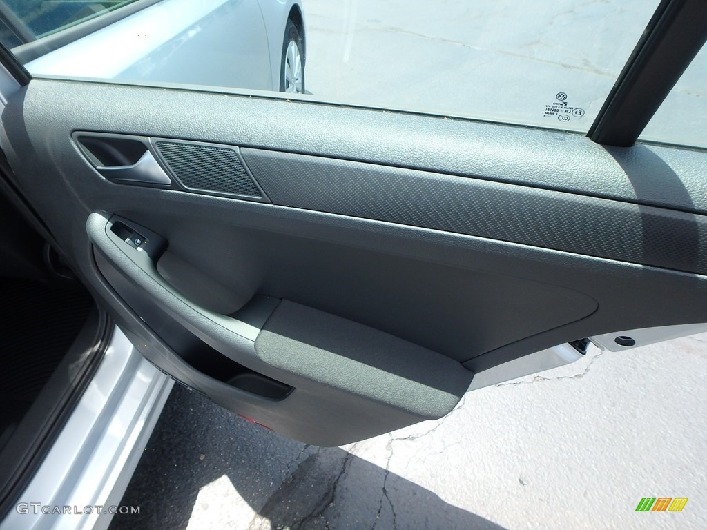 2012 Jetta S Sedan - Reflex Silver Metallic / Titan Black photo #19