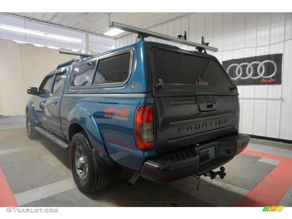 2004 Frontier XE V6 Crew Cab 4x4 - Electric Blue Metallic / Gray photo #10