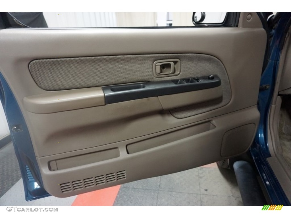 2004 Frontier XE V6 Crew Cab 4x4 - Electric Blue Metallic / Gray photo #12