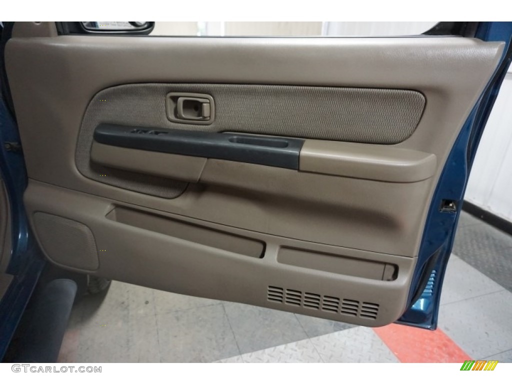 2004 Frontier XE V6 Crew Cab 4x4 - Electric Blue Metallic / Gray photo #17