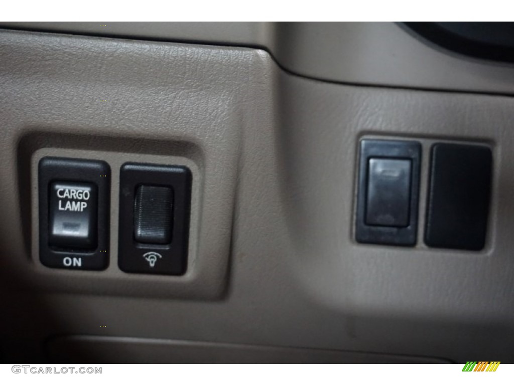 2004 Frontier XE V6 Crew Cab 4x4 - Electric Blue Metallic / Gray photo #31