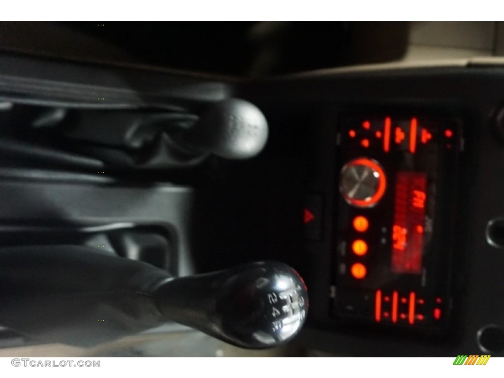 2004 Frontier XE V6 Crew Cab 4x4 - Electric Blue Metallic / Gray photo #35