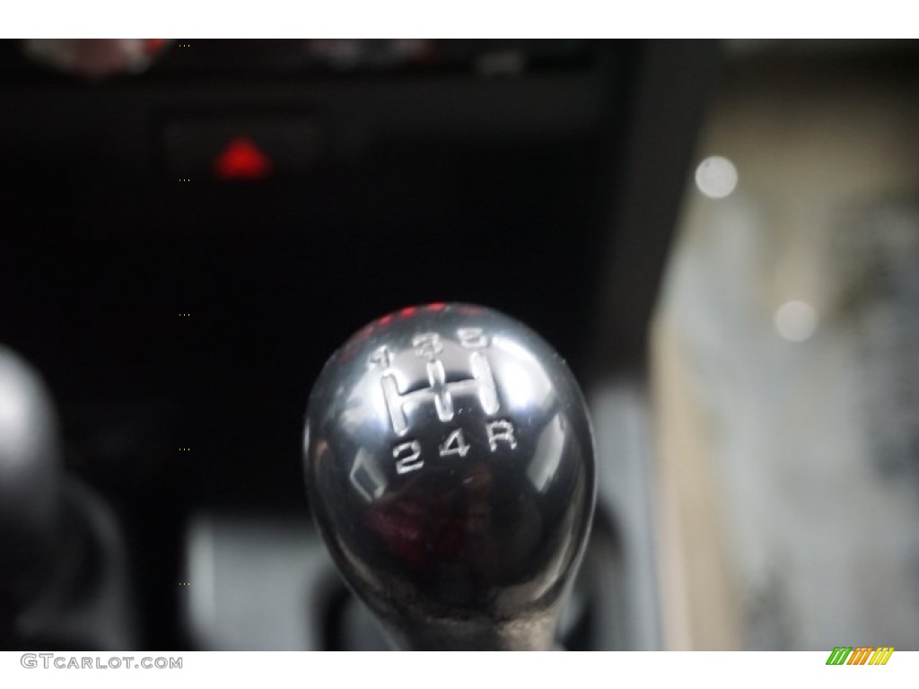 2004 Frontier XE V6 Crew Cab 4x4 - Electric Blue Metallic / Gray photo #40