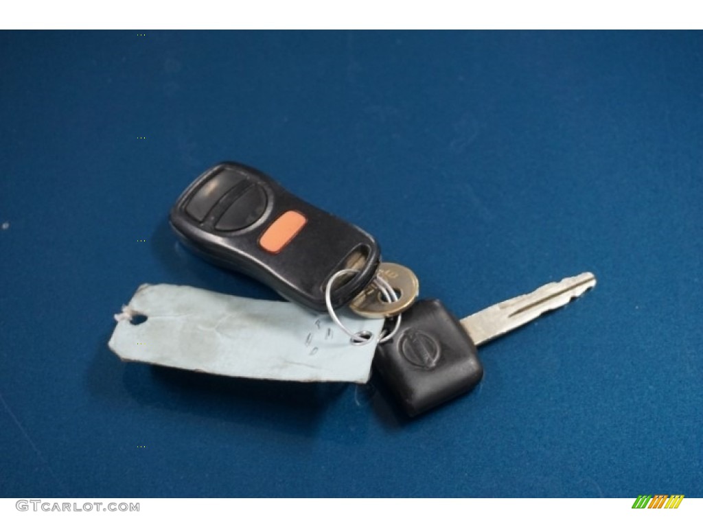 2004 Frontier XE V6 Crew Cab 4x4 - Electric Blue Metallic / Gray photo #41