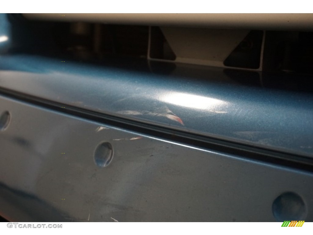 2004 Frontier XE V6 Crew Cab 4x4 - Electric Blue Metallic / Gray photo #50