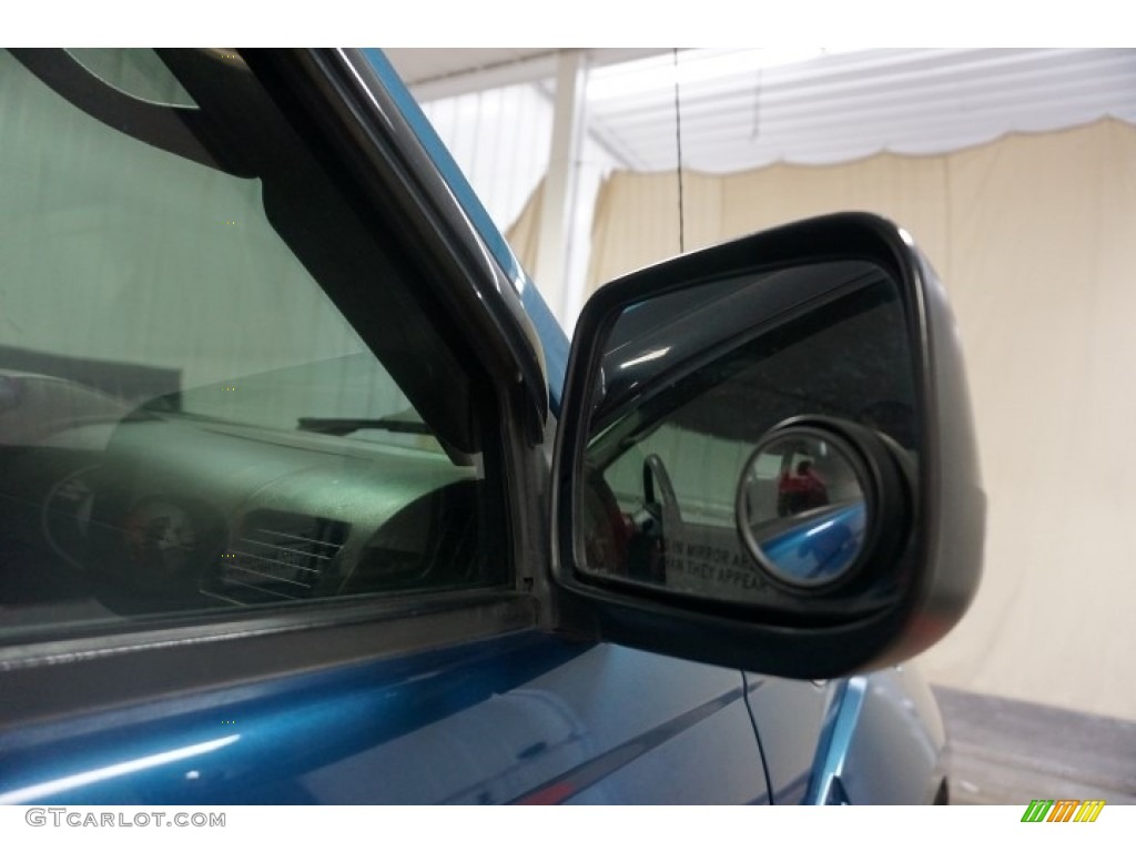 2004 Frontier XE V6 Crew Cab 4x4 - Electric Blue Metallic / Gray photo #56