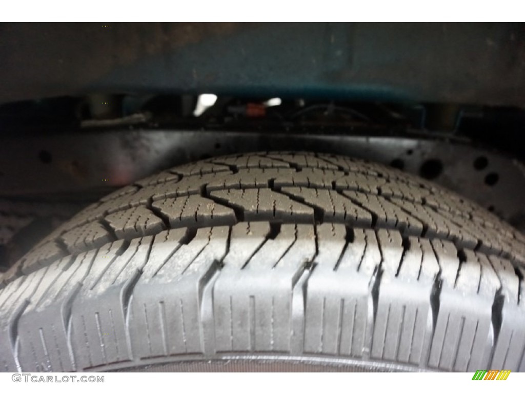 2004 Frontier XE V6 Crew Cab 4x4 - Electric Blue Metallic / Gray photo #62