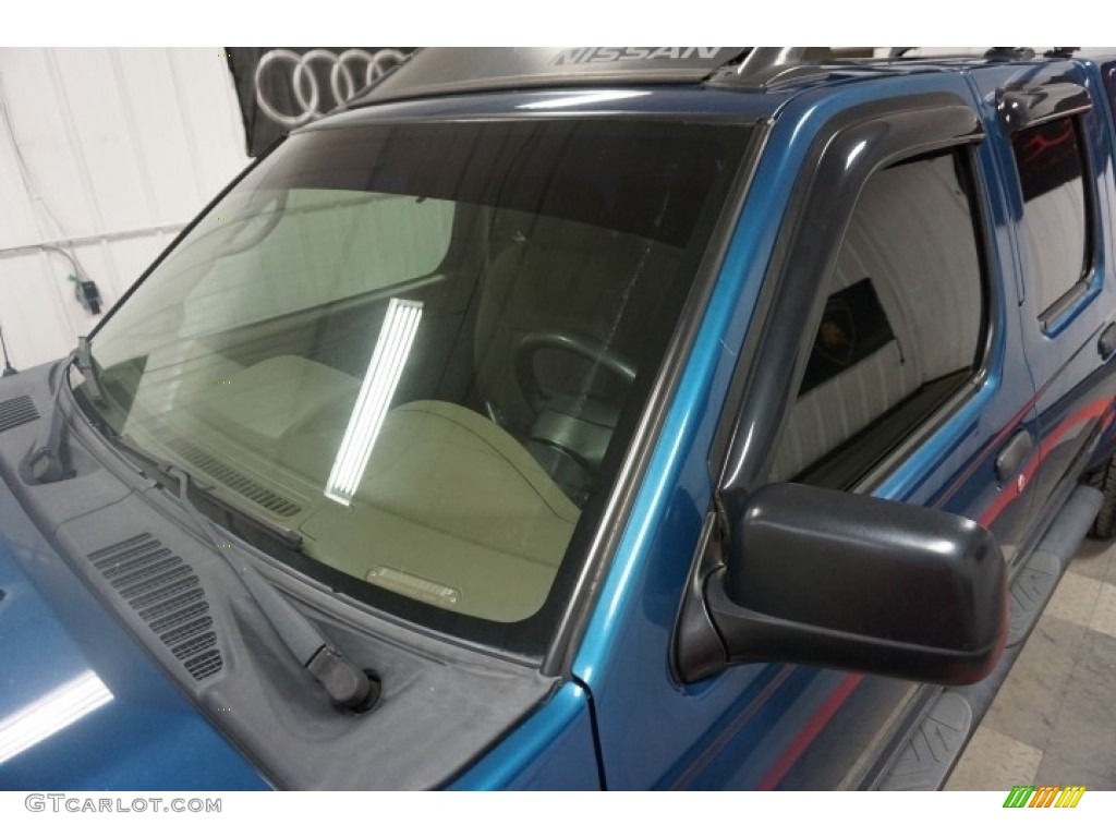 2004 Frontier XE V6 Crew Cab 4x4 - Electric Blue Metallic / Gray photo #79