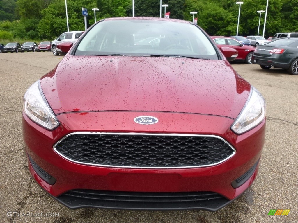 2016 Focus SE Hatch - Ruby Red / Charcoal Black photo #10