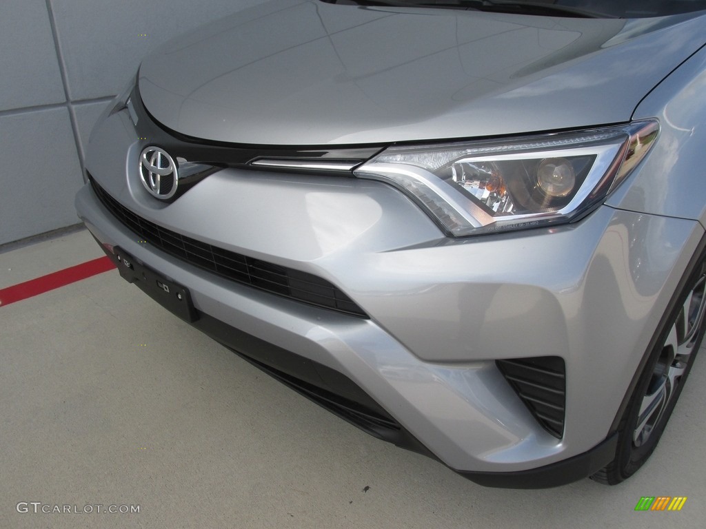 2016 RAV4 LE - Silver Sky Metallic / Black photo #10