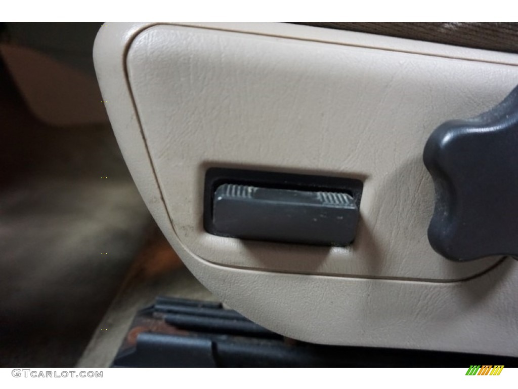 2004 Impala LS - Sandstone Metallic / Neutral Beige photo #24