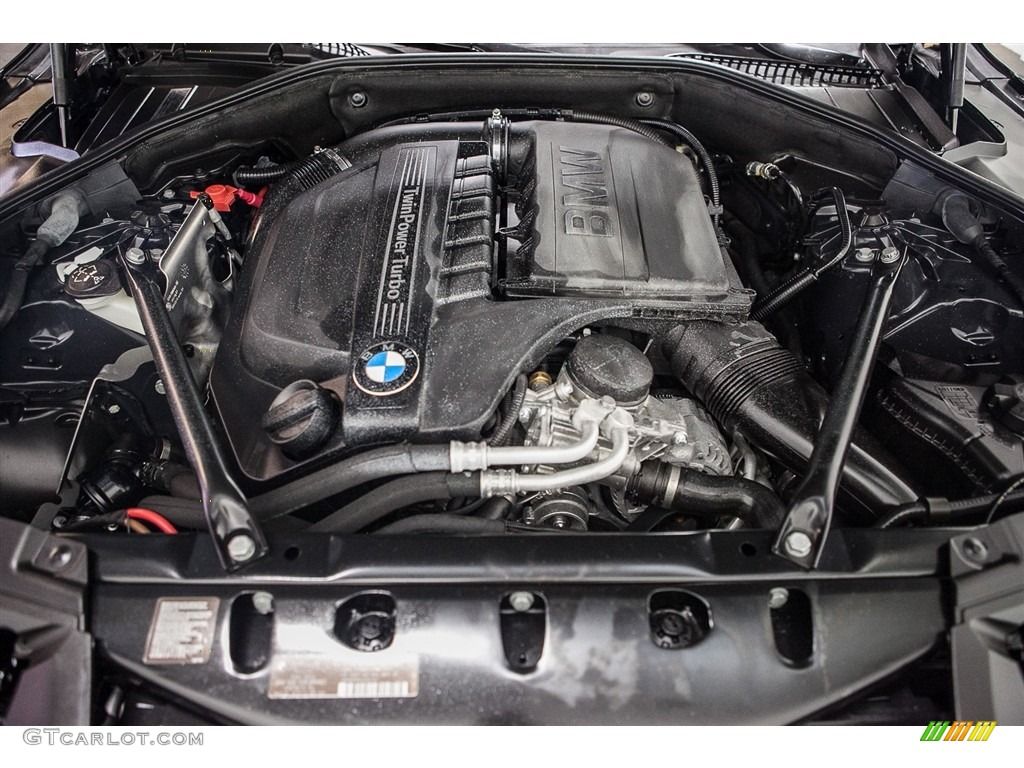 2013 BMW 7 Series 740i Sedan Engine Photos