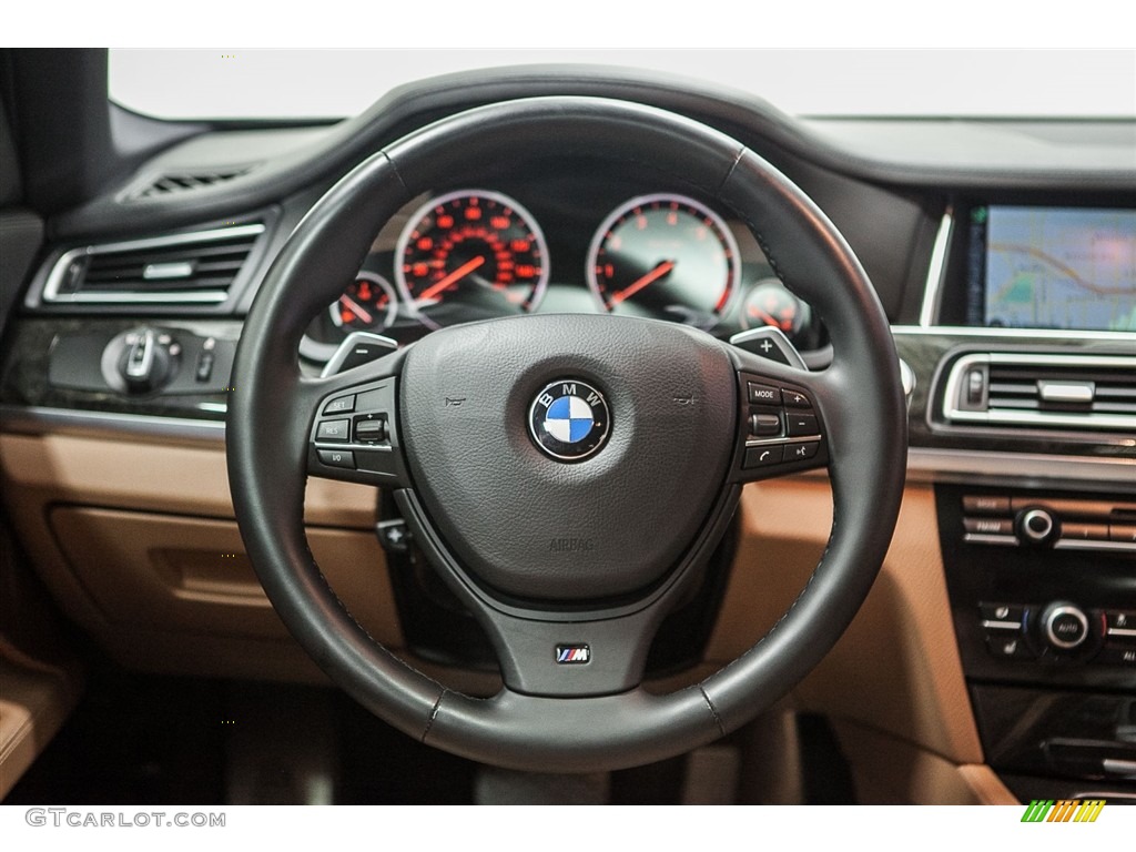 2013 BMW 7 Series 740i Sedan Steering Wheel Photos