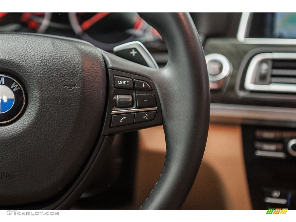 2013 BMW 7 Series 740i Sedan Controls Photos