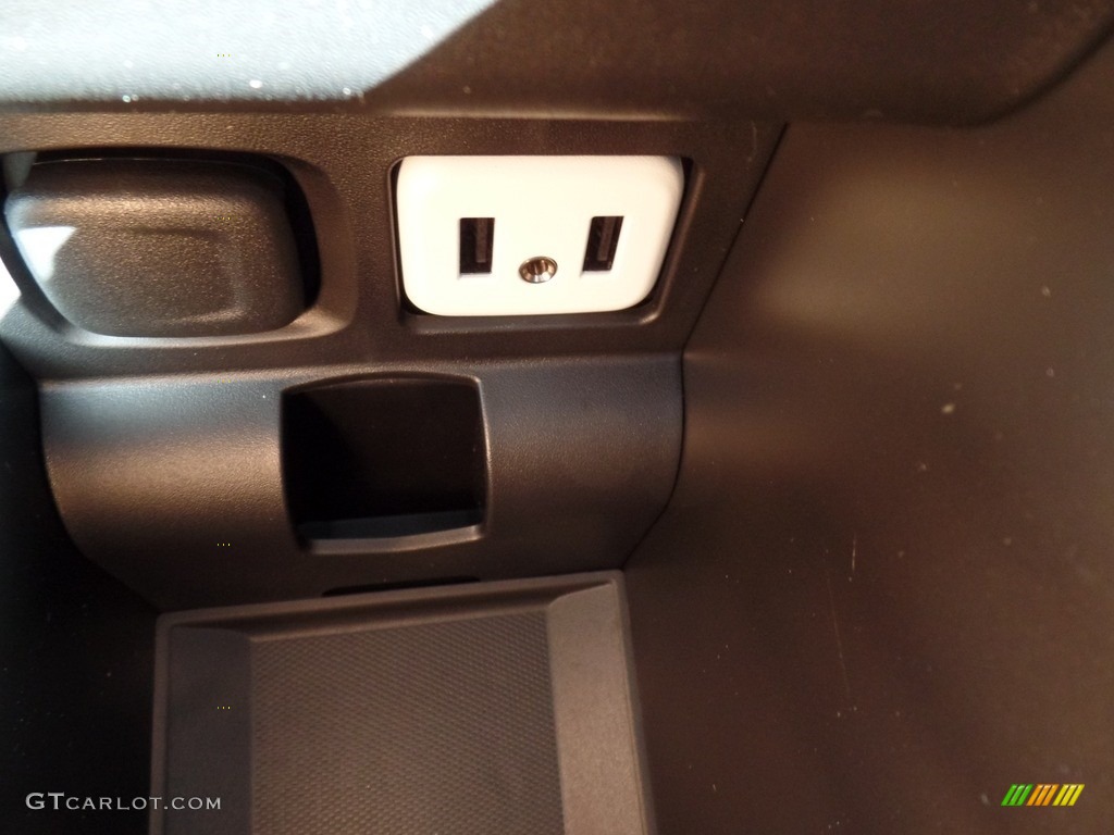 2017 Impala LT - Iridescent Pearl Tricoat / Jet Black/Dark Titanium photo #37