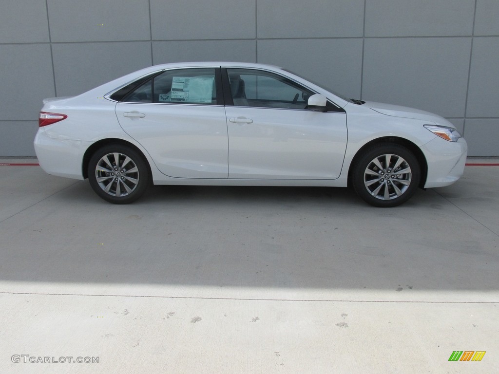 Blizzard White Pearl 2017 Toyota Camry XLE Exterior Photo #114203325