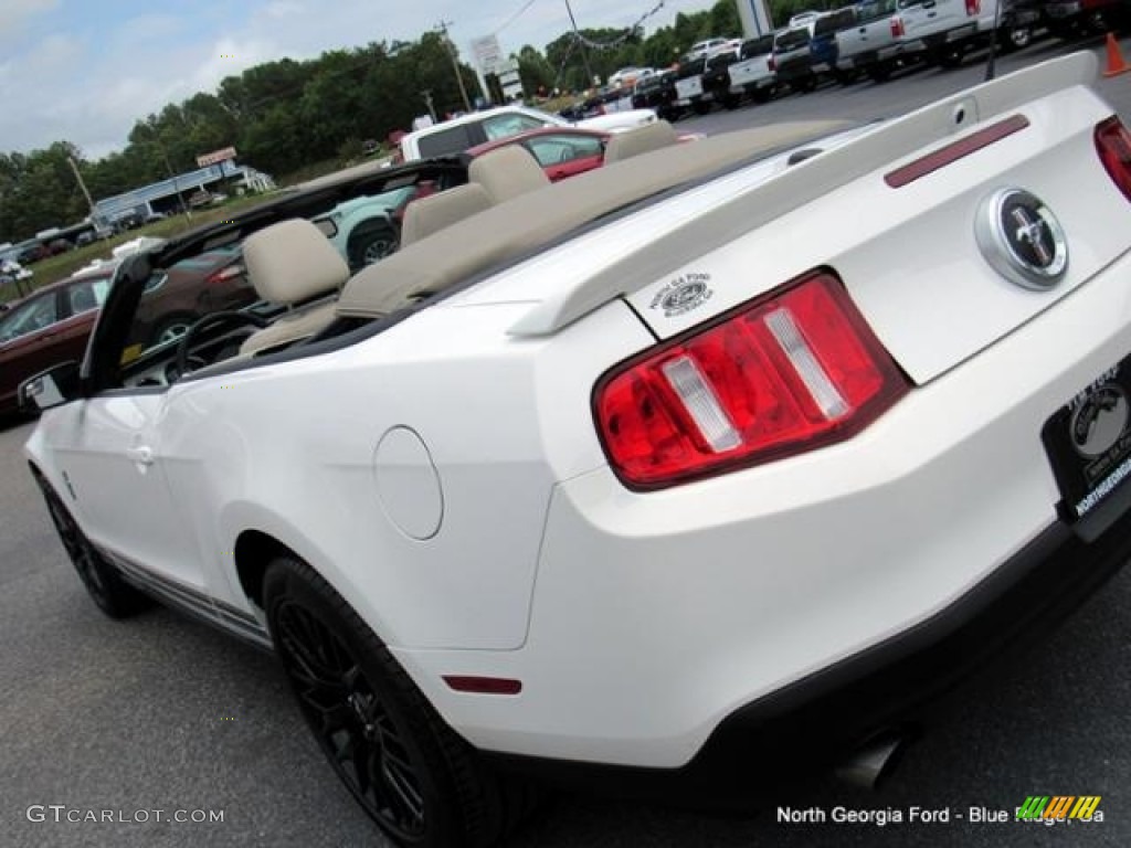 2011 Mustang V6 Premium Convertible - Performance White / Stone photo #32