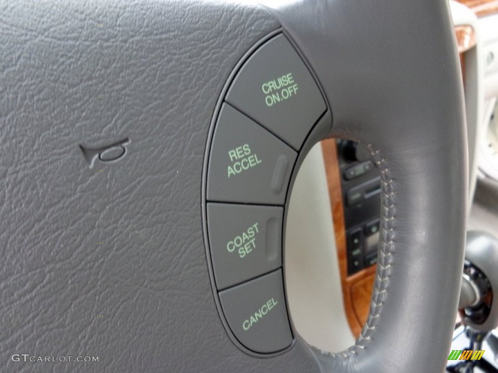 2005 Amanti  - Pearl White / Gray photo #9