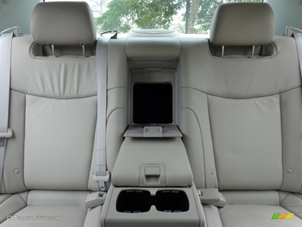 2005 Amanti  - Pearl White / Gray photo #23