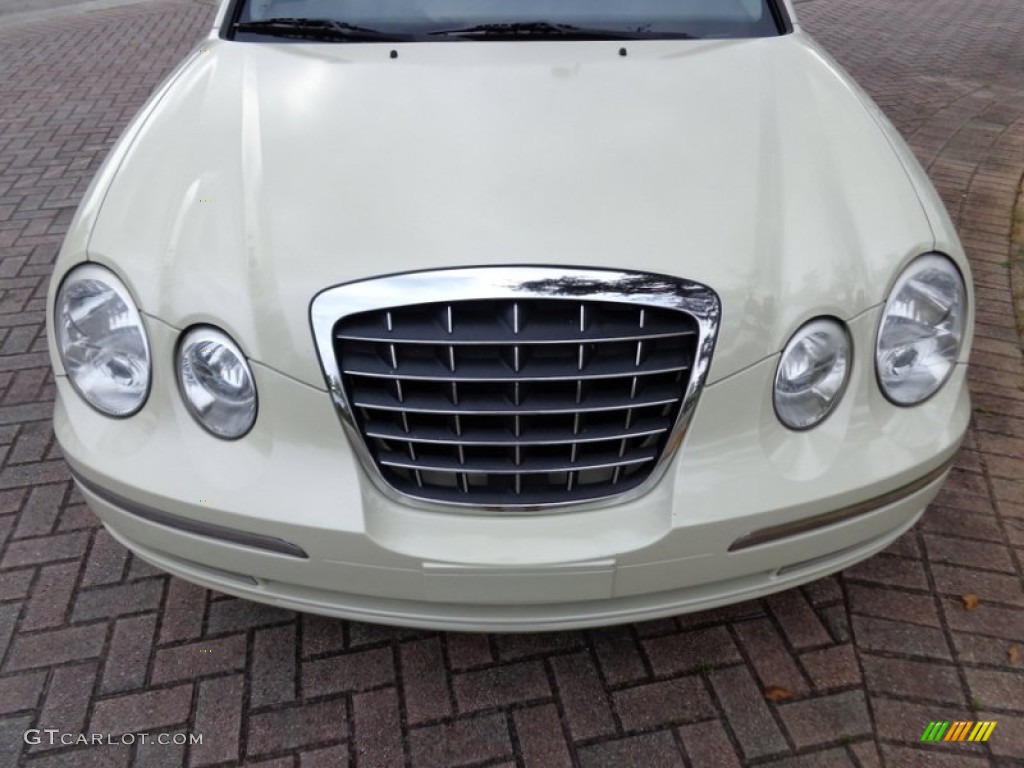 2005 Amanti  - Pearl White / Gray photo #28