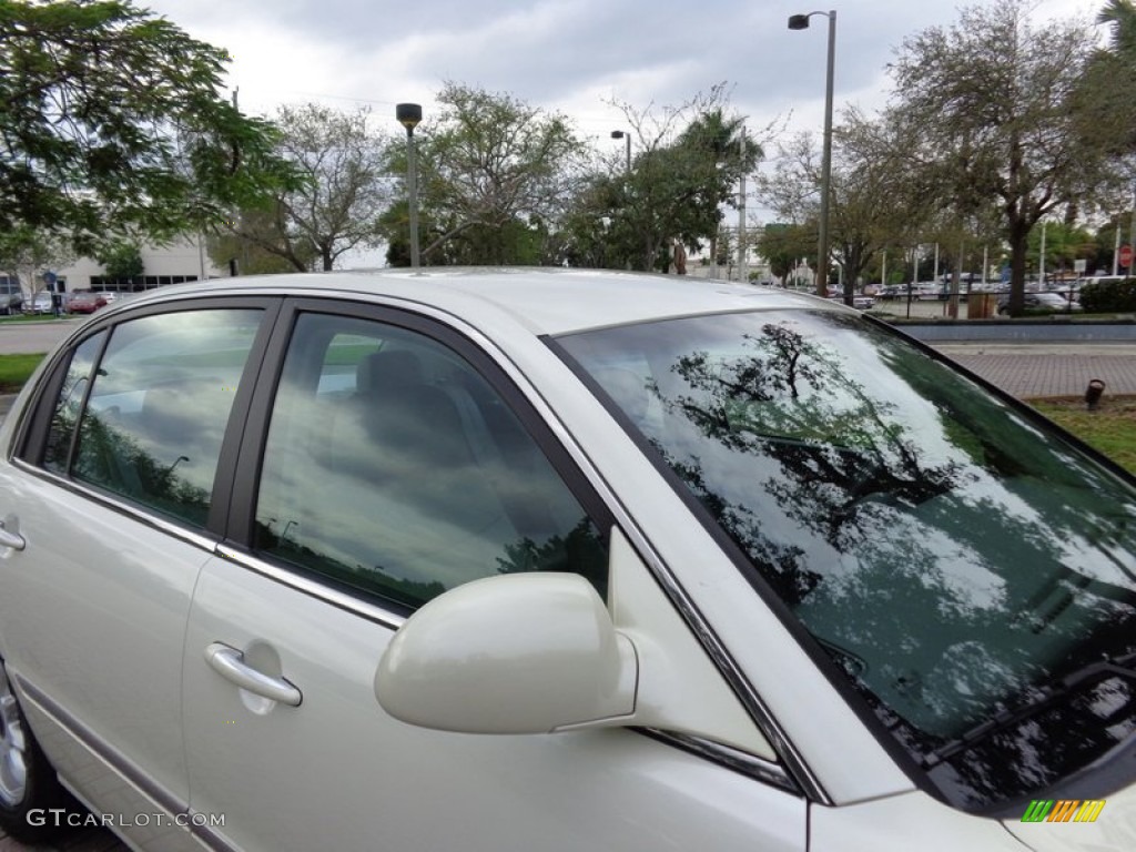 2005 Amanti  - Pearl White / Gray photo #34