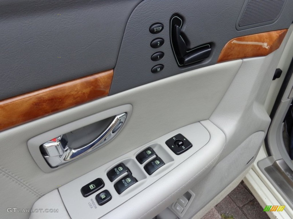 2005 Amanti  - Pearl White / Gray photo #50