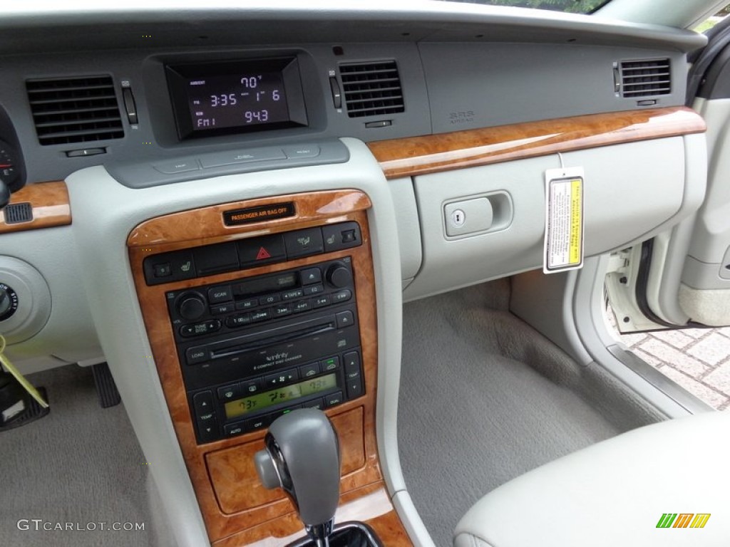 2005 Amanti  - Pearl White / Gray photo #58