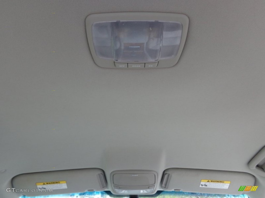 2005 Amanti  - Pearl White / Gray photo #65