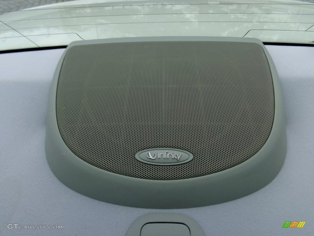 2005 Amanti  - Pearl White / Gray photo #71