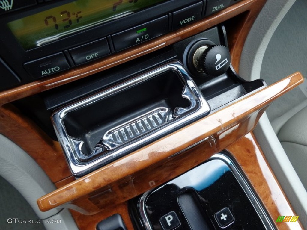 2005 Amanti  - Pearl White / Gray photo #72